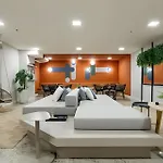 Apt 706